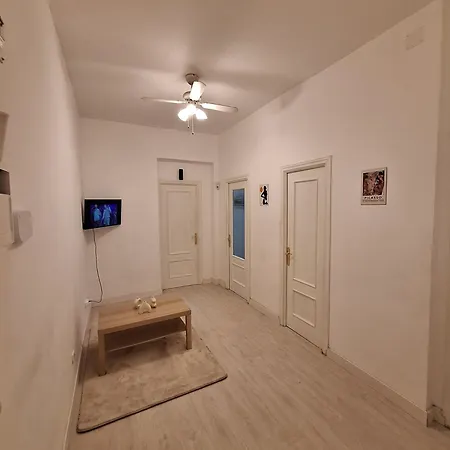 Soulhub Hostal Madrid Centro Exterior photo